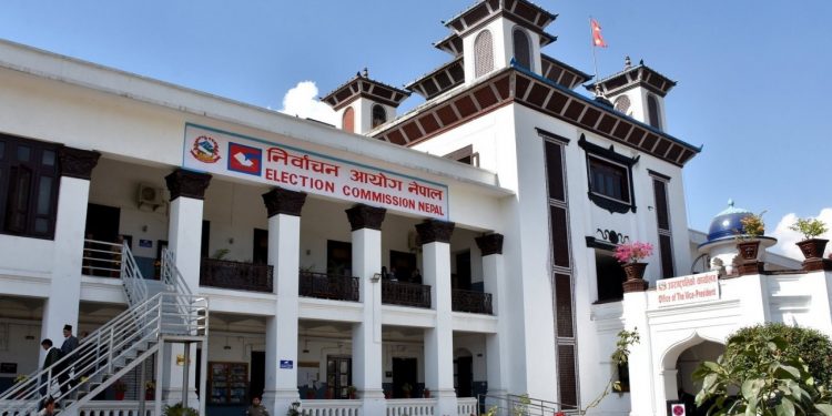 मन्त्रीबाटै आचारसंहिता उल्लंघन