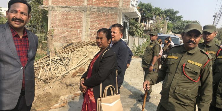 पैनी मिचेका बनाइएका संरचना हटाउन इटहरीका मेयर हेमकर्ण पौडेलको निर्देशन