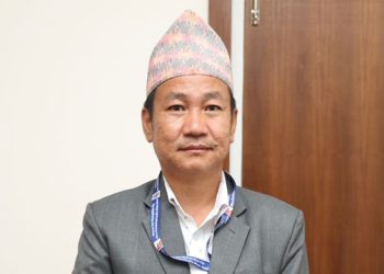 पत्रकारलाई ‘झोले’को संज्ञा दिदैँ साम्पाङको चुनौती : लु के गर्छस गर् !