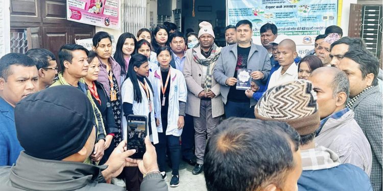 जनतासँग माओवादी विशेष रुपान्तरण अभियानको अन्तिममा रामधुनीमा स्वास्थ्य शिविर