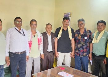 नेकपा एस रामधुनी सचिव खडका र खेलकुद महासंघ सुनसरी अध्यक्ष बिष्ट एमाले प्रवेश