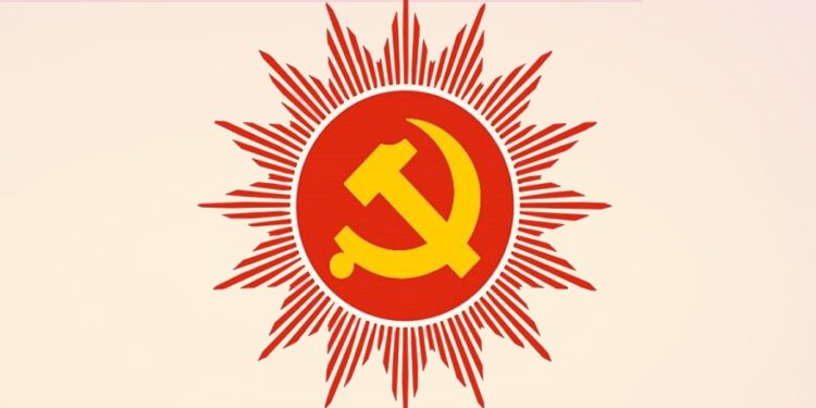 रामधुनीमा रक्तदान गर्दै एमाले