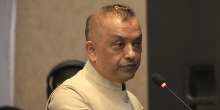 अप्रत्याशित पराजयपछि नैतिक जिम्मेवारी लिँदै गगन थापाले दिए राजीनामा