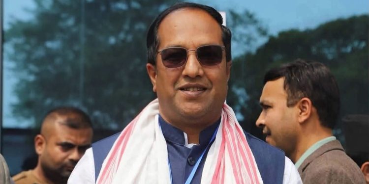 सुनसरीका सांसद दीपक कुमार साह उद्योगमन्त्री नियुक्त हुँदै